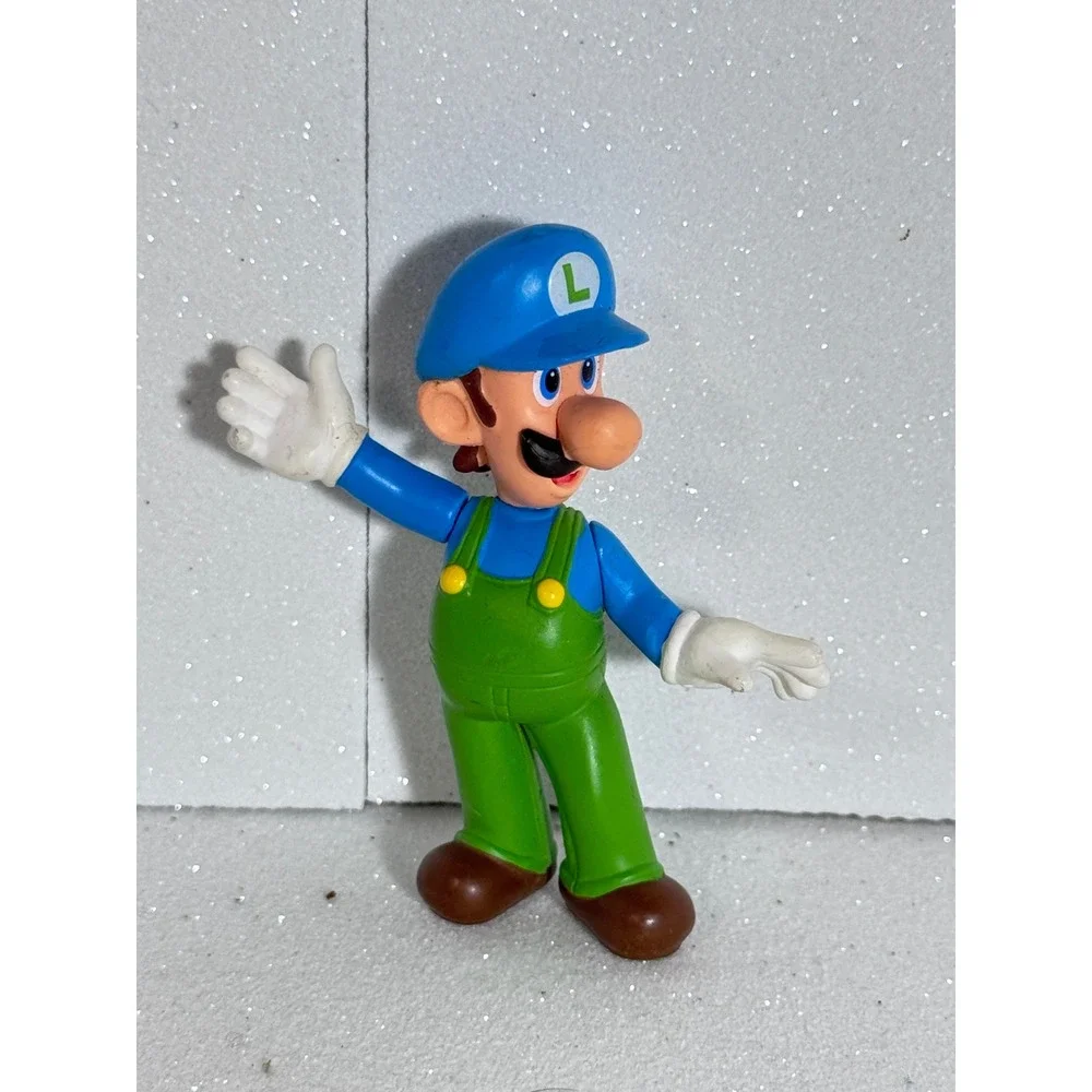 Jakks Pacific World of Nintendo Luigi Blue and Green Action Figure 2.5 inch